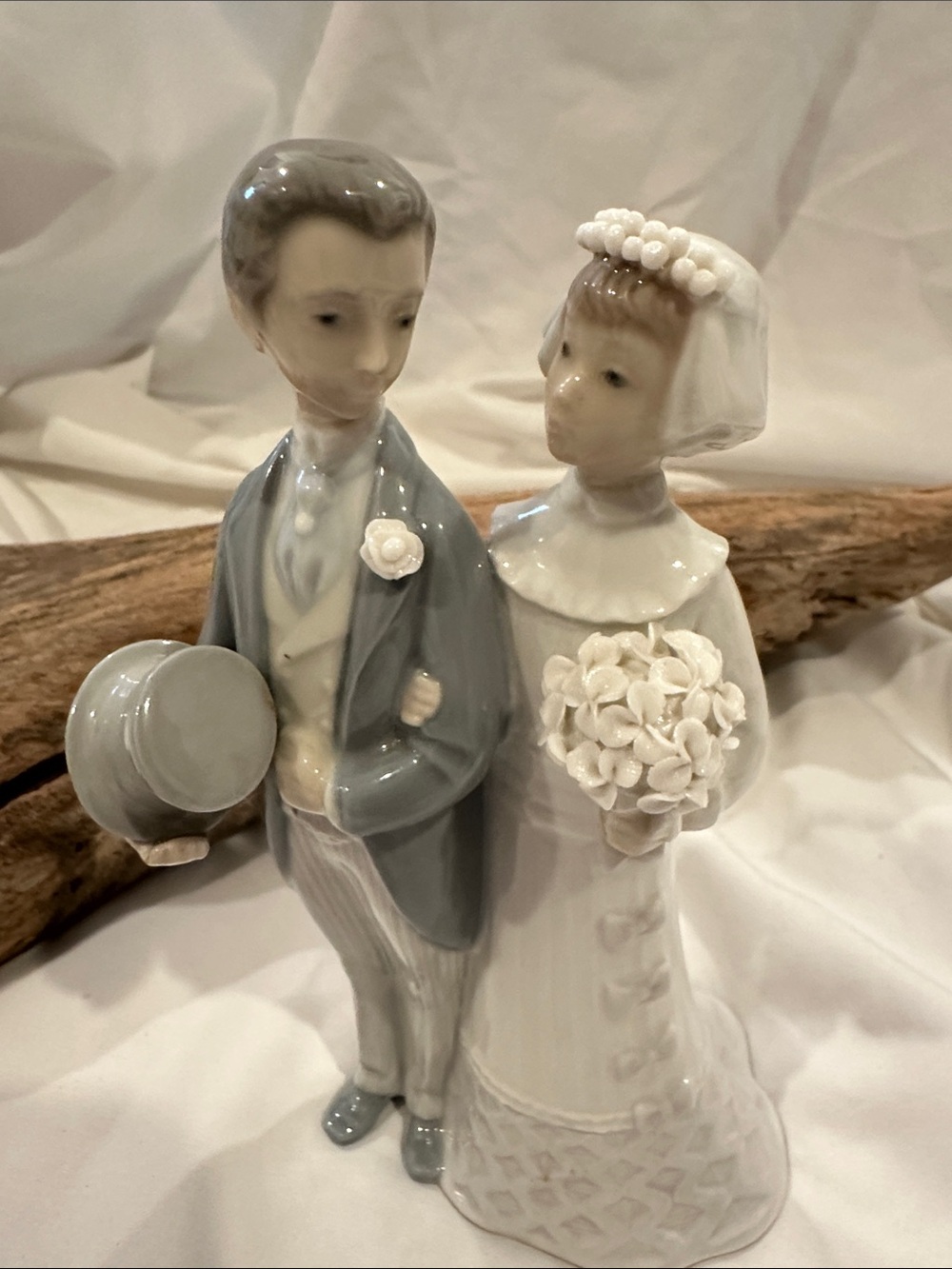 Lladro Porcelain Bride and Groom Figurine - White & Gray